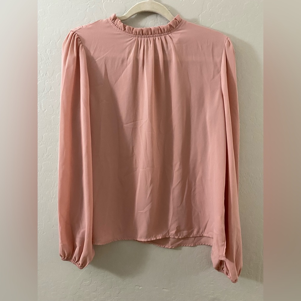 Medium Women’s Pink blouse